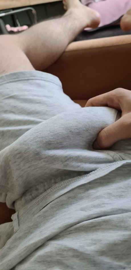 Foto desnuda filtrada de OnlyFans de Little Boy 