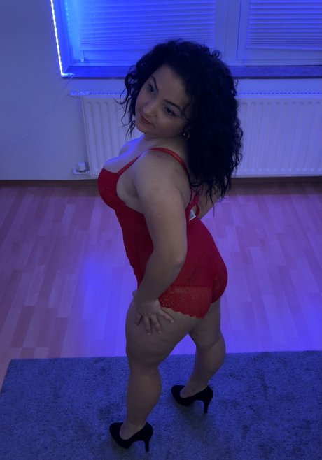 Foto desnuda filtrada de OnlyFans de Littlemaya19