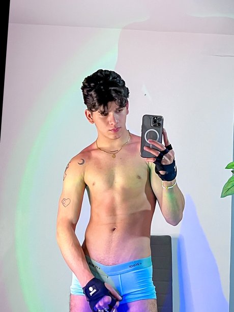 Foto desnuda filtrada de OnlyFans de lisandroanez