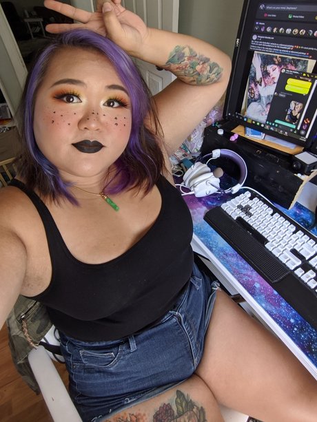 Foto desnuda filtrada de OnlyFans de Linh Nguyen