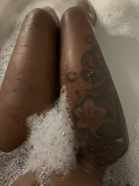 Foto desnuda filtrada de OnlyFans de Bambi 