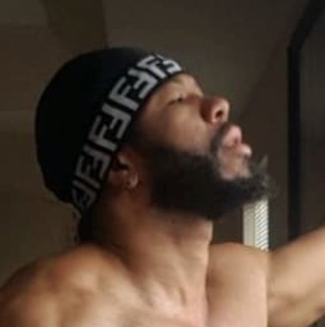 Foto desnuda filtrada de OnlyFans de Lieutenant