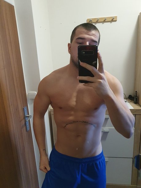 Foto desnuda filtrada de OnlyFans de Lr93