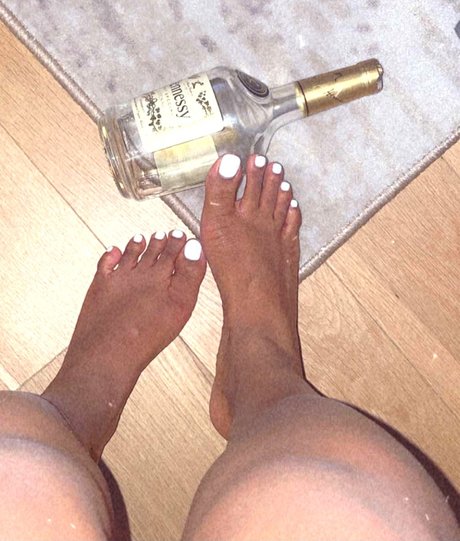 Foto desnuda filtrada de OnlyFans de Love Thy Feet