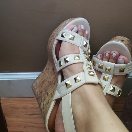 Foto desnuda filtrada de OnlyFans de Lovelyfeet 