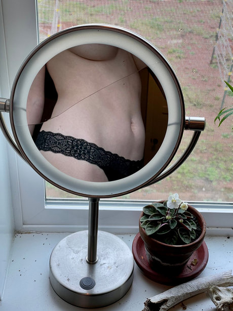 Foto desnuda filtrada de OnlyFans de Lillie