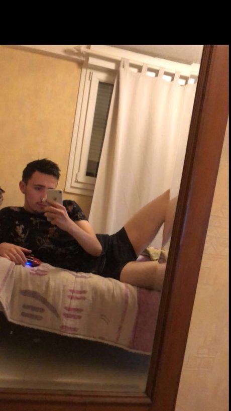 Foto desnuda filtrada de OnlyFans de Julianfara77