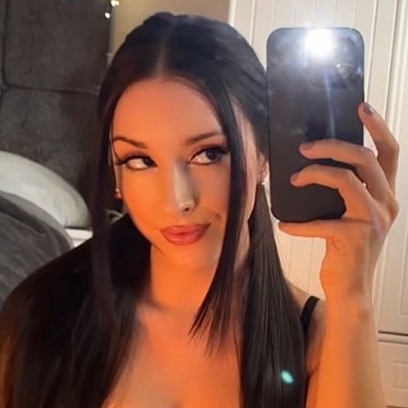 Foto desnuda filtrada de OnlyFans de Louise