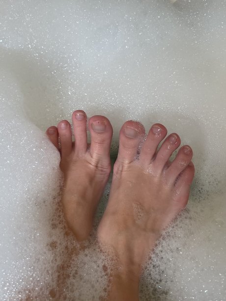 Foto desnuda filtrada de OnlyFans de Lous Feet