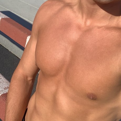 Foto desnuda filtrada de OnlyFans de Master Lorenzo