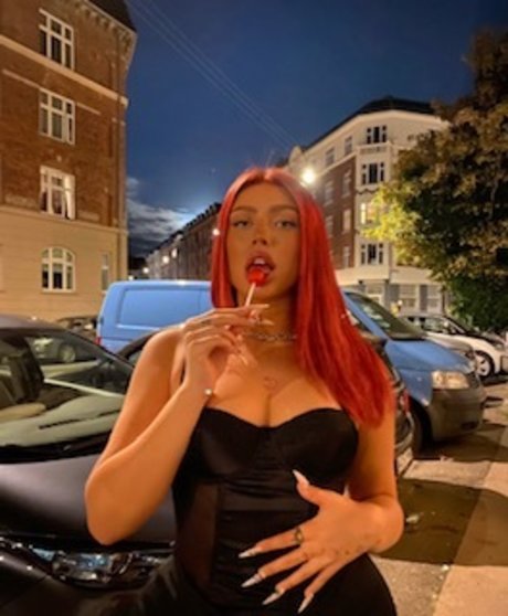 Foto desnuda filtrada de OnlyFans de Lola Lowe
