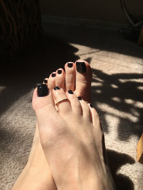 Lolafeetness