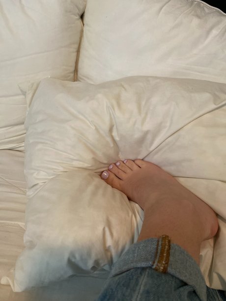 Foto desnuda filtrada de OnlyFans de Lolaslittleflower