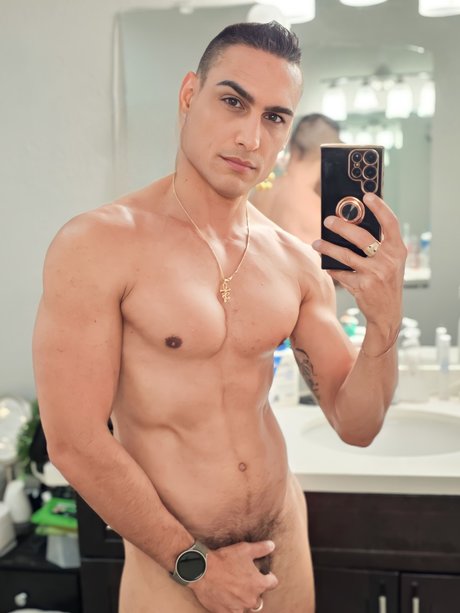Foto desnuda filtrada de OnlyFans de Lokosman