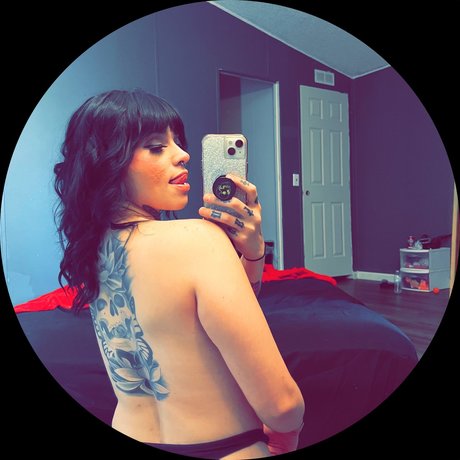 Foto desnuda filtrada de OnlyFans de Lizzie Laree