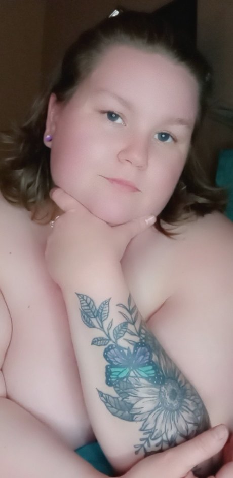 Foto desnuda filtrada de OnlyFans de Lizzie