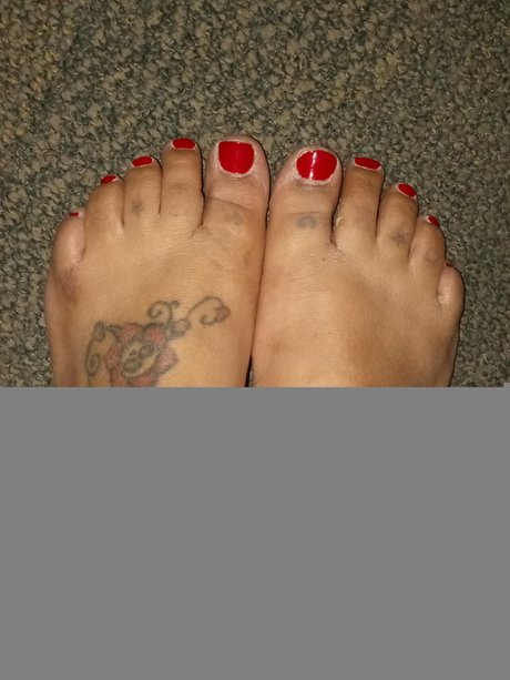 Foto desnuda filtrada de OnlyFans de Madamsfeet13