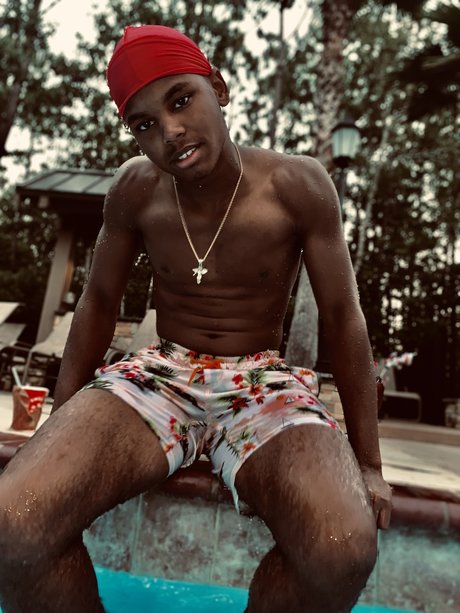 Foto desnuda filtrada de OnlyFans de Macc
