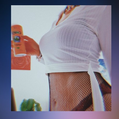 Foto desnuda filtrada de OnlyFans de N