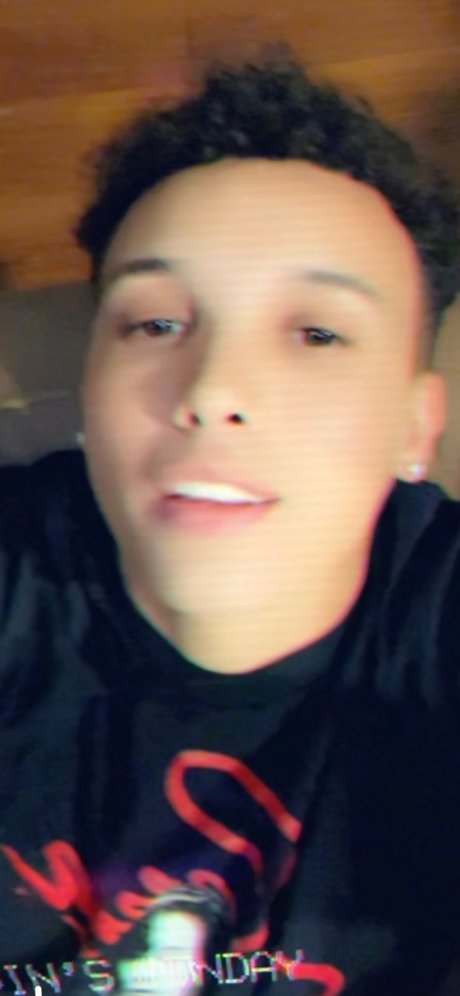 Foto desnuda filtrada de OnlyFans de Angelo