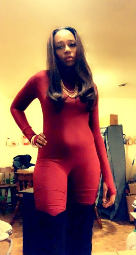  Queenfoxxiee