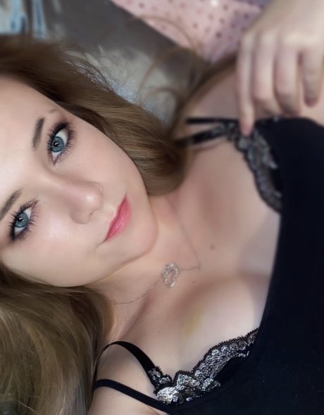 Leelee