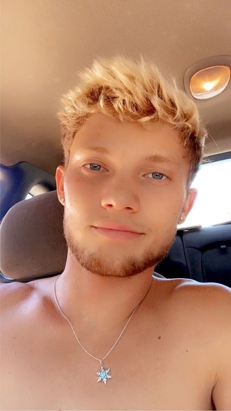 Foto desnuda filtrada de OnlyFans de Lvlonster