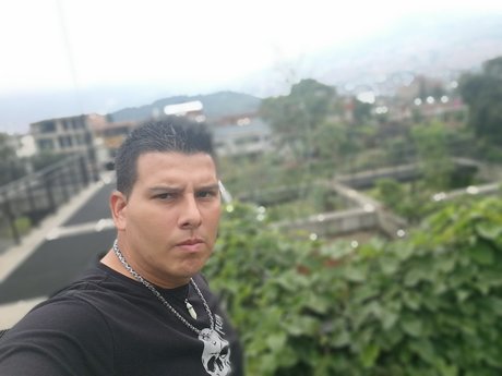 Foto desnuda filtrada de OnlyFans de Luis Vasquez