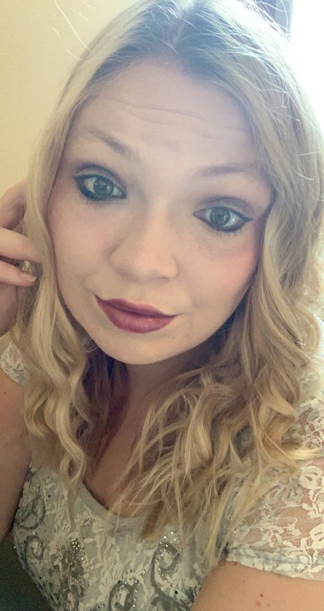 Foto desnuda filtrada de OnlyFans de Lizzy