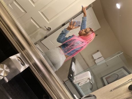 Foto desnuda filtrada de OnlyFans de Ladyyy