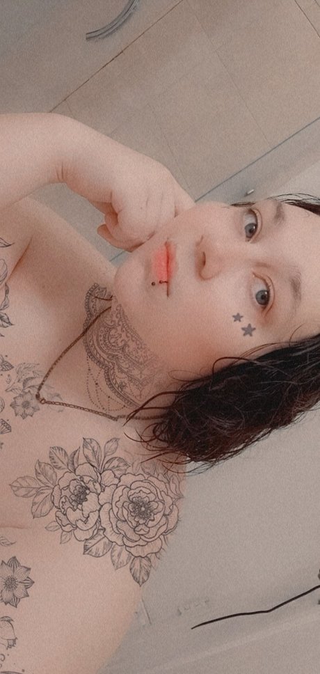 Foto desnuda filtrada de OnlyFans de Goddessluna