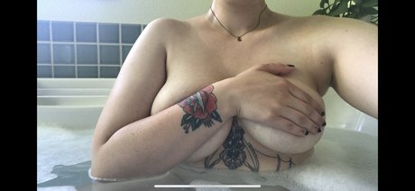 Foto desnuda filtrada de OnlyFans de Luna Steel