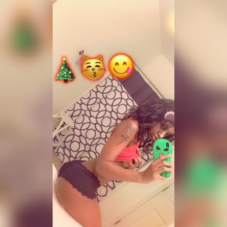 Foto desnuda filtrada de OnlyFans de Myadior