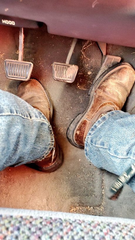 Foto desnuda filtrada de OnlyFans de Luke Hansen The Rugged Cowboy Farmer