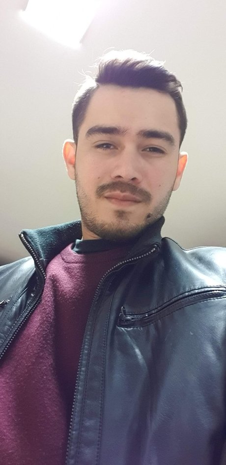 Foto desnuda filtrada de OnlyFans de Luis Cadena