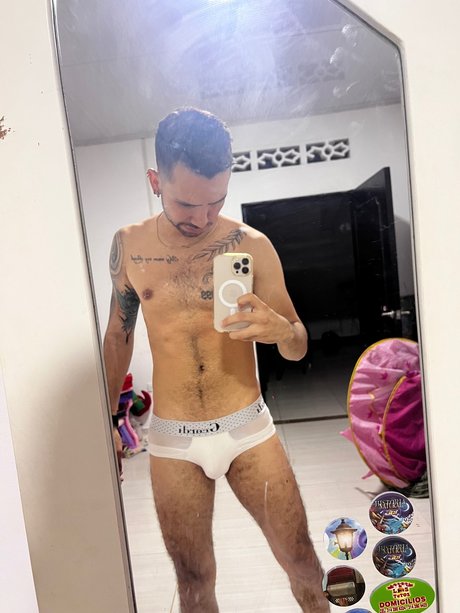 Foto desnuda filtrada de OnlyFans de Luis
