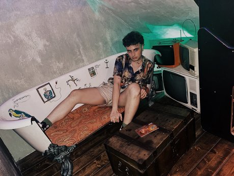 Foto desnuda filtrada de OnlyFans de Luigi Chachki