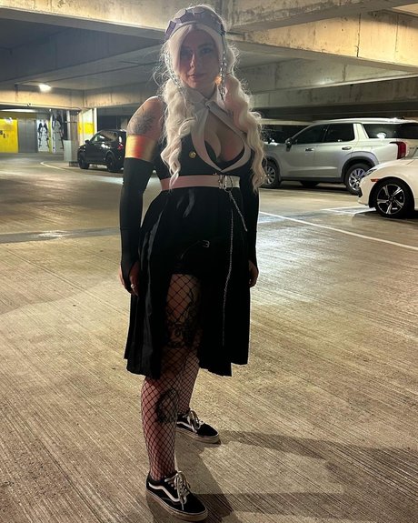 Foto desnuda filtrada de OnlyFans de Lucifer Bunny