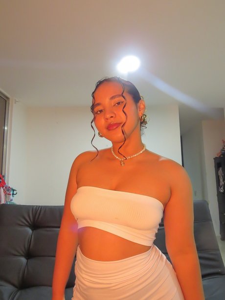 Foto desnuda filtrada de OnlyFans de Luciana Keating