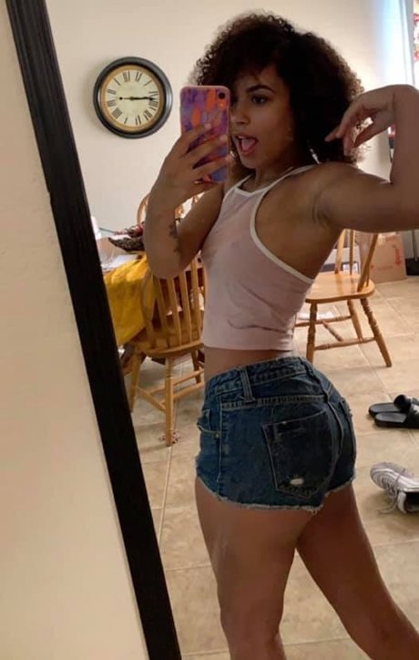 Foto desnuda filtrada de OnlyFans de Marlie