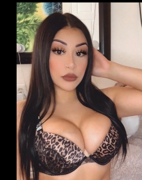 Foto desnuda filtrada de OnlyFans de Mari Medina