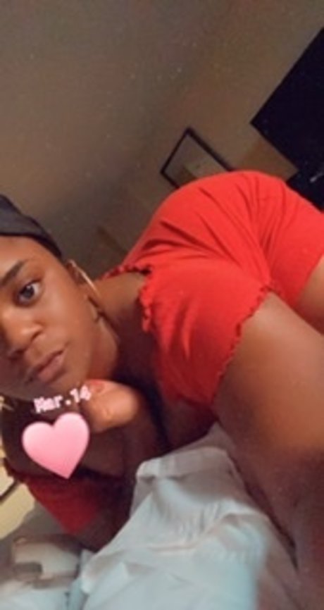 Foto desnuda filtrada de OnlyFans de Mariemontana