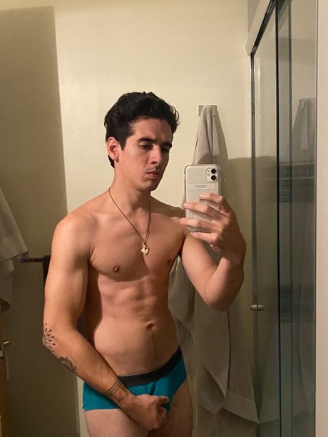 Foto desnuda filtrada de OnlyFans de Mariano Wejebe