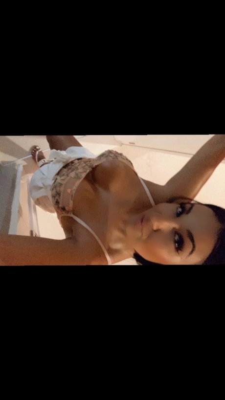 Foto desnuda filtrada de OnlyFans de Ariela