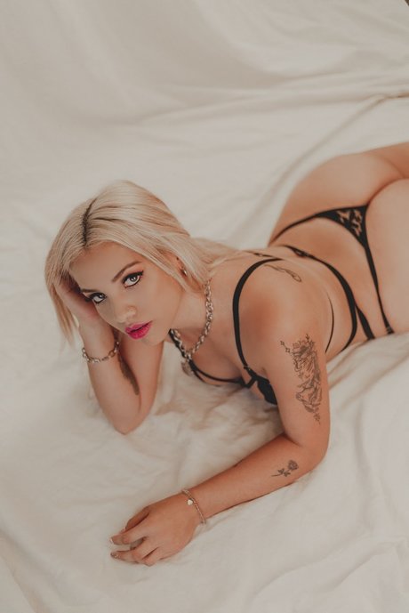 Foto desnuda filtrada de OnlyFans de Valentina