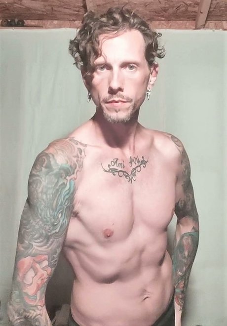 Foto desnuda filtrada de OnlyFans de Mantis