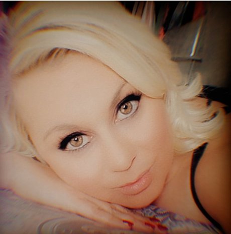 Foto desnuda filtrada de OnlyFans de Mandi