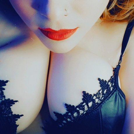 Foto desnuda filtrada de OnlyFans de Mandaboob