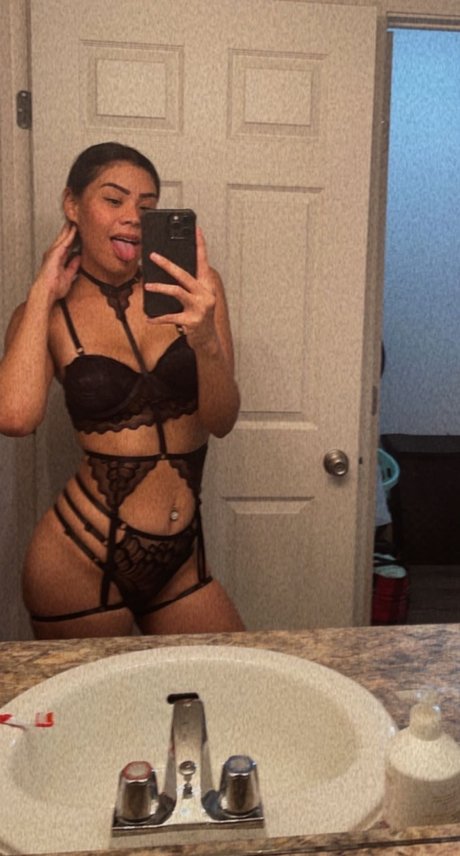 Foto desnuda filtrada de OnlyFans de Mamixoxoo