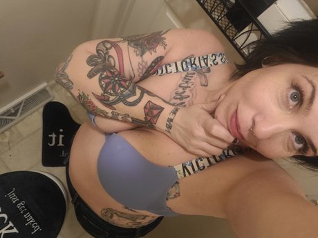 Foto desnuda filtrada de OnlyFans de Makeamericadeadagain